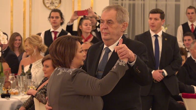 Miloš Zeman pořádal na Hradě ples